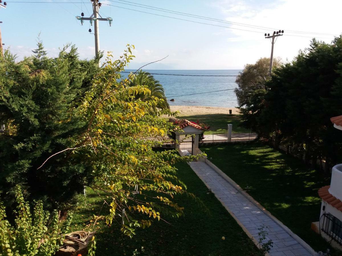 Beach House Villa Nea Makri Exterior photo